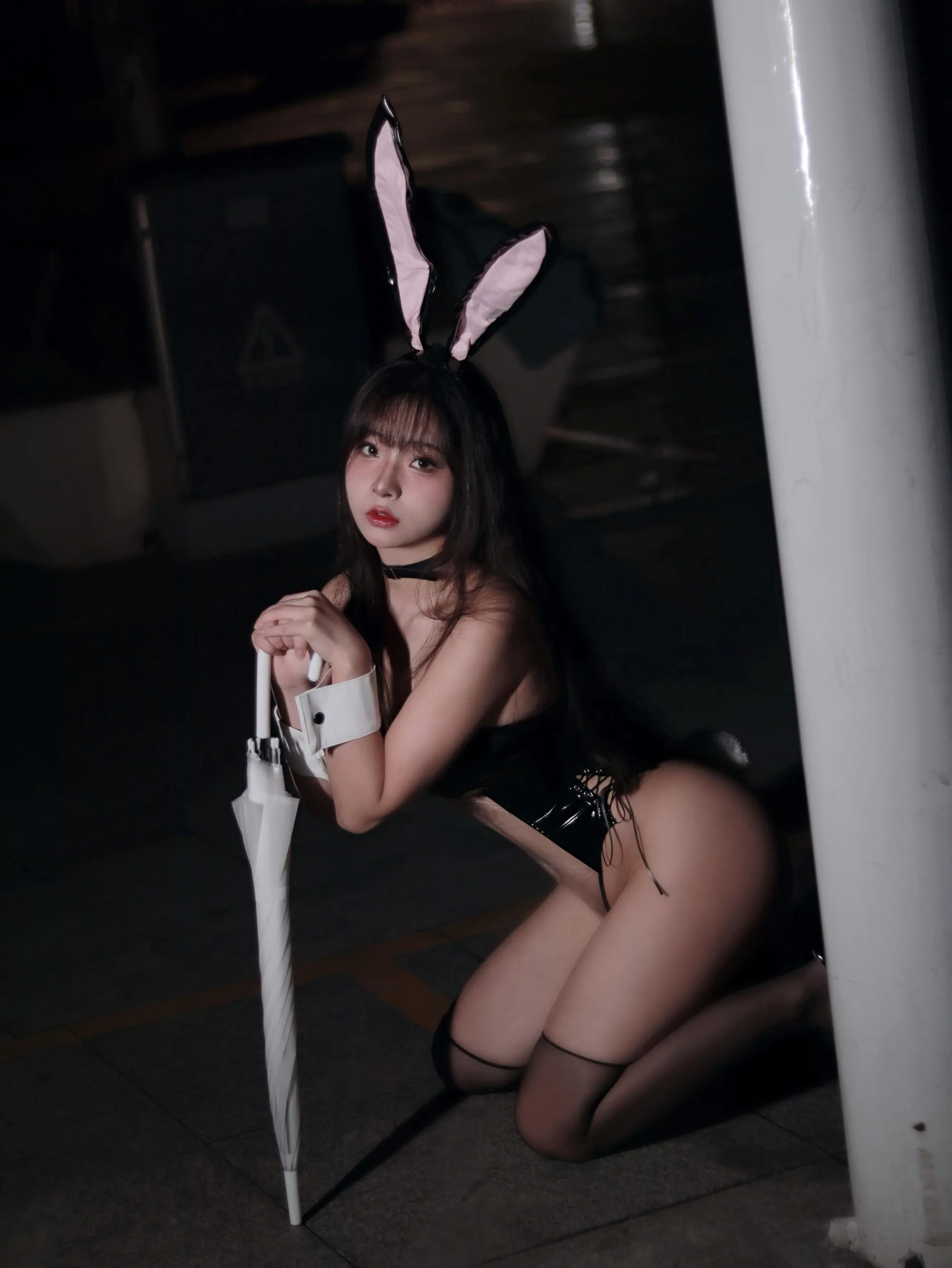 yuuhui玉汇 – NO.006 雨中透明兔女郎 [35P]插图5